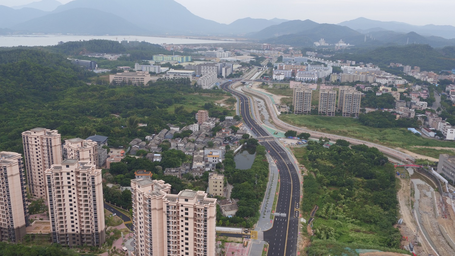 大鵬新區大鵬街道睿鵬大道市政工程